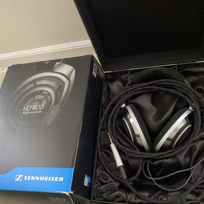 Sennheiser HD 800 2009 - Silver and black image 2