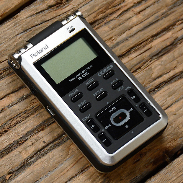 Roland R-05 High Resolution WAVE/MP3 Handheld Recorder USED | Reverb
