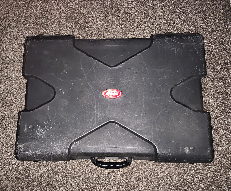 SKB PS-45 Deluxe Professional  powered Pedal Board with Hard Case 2010s - Black image 1