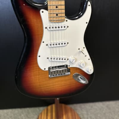 Fender Custom Shop Stratocaster - 3 Tone Sunburst image 2