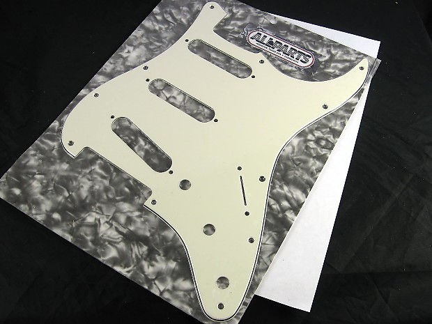 Allparts Pickguard for Stratocaster 11 Hole 3-Ply image 1