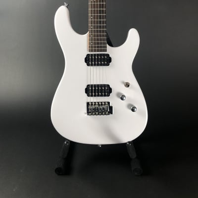 Samick SS70 Electric Guitar, Gloss White (Hard Case Included) image 2