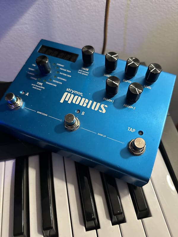 Strymon Mobius