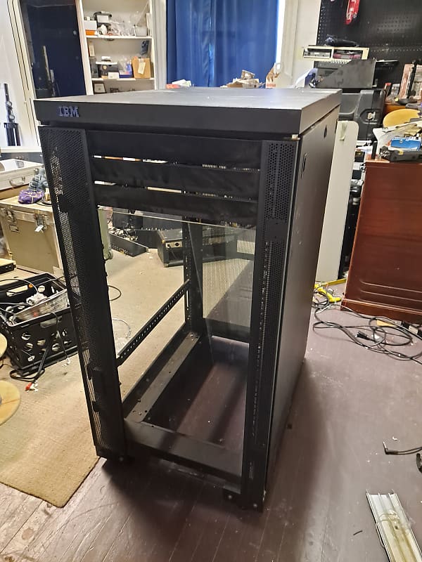 IBM 9306-200 Rack Cabinet | Reverb
