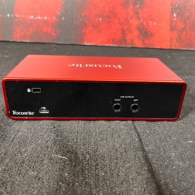 Focusrite Scarlett 2i2 USB 2.0 Audio Interface