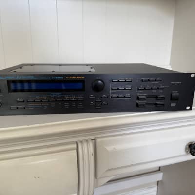 Roland JV-1080 64-Voice Synthesizer Module 1994 - 2001 - Black