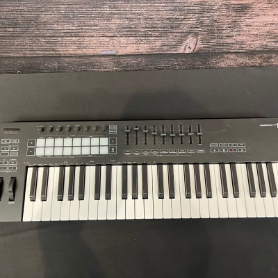 Novation Launchkey 49 mkiii MIDI Keyboard (Margate, FL)