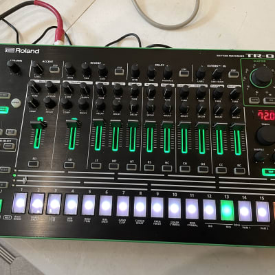 Roland AIRA TR-8 Rhythm Performer