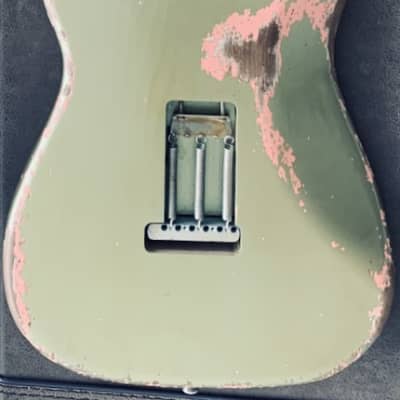 S71 RELICS Custom Made unique « Nitro S Modern/Vintage Single Humbucker ’69/80’s, Gold Top over Pink Shell Heavy-Relic ». image 6