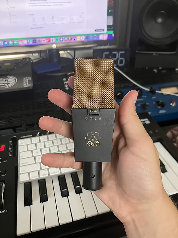 AKG C414 B ULS TLII Large Diaphragm Multipattern Reverb Australia