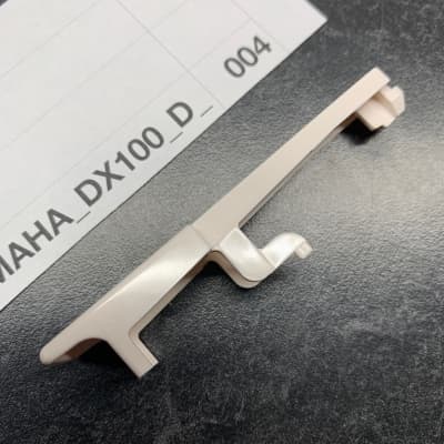 ORIGINAL Yamaha Replacement D Key (Yamaha NB824200 Keybed Assembly) (CB040420) for DX100, CS01 imagen 2