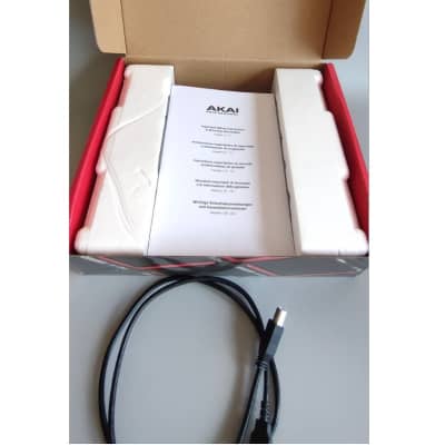 Akai MPD218 2015 - Present - Black image 4