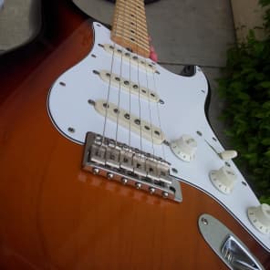 Fender  USA Custom Shop Stratocaster 1997 3 Color Sunburst image 3