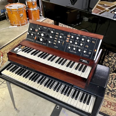 Moog MiniMoog Model D c 1973 Walnut original vintage USA analog synthesizer synth image 3