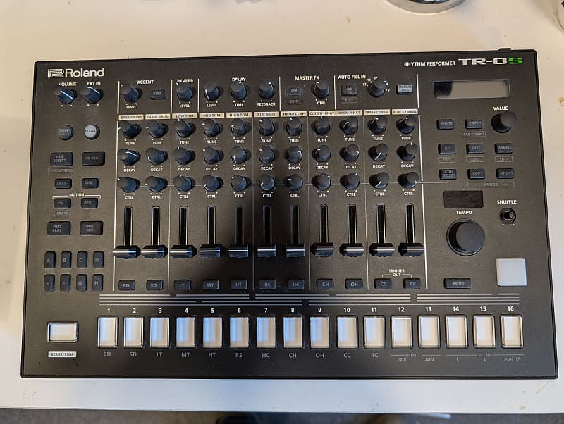 Roland TR-8S Rhythm Performer Drum Machine | Reverb UK