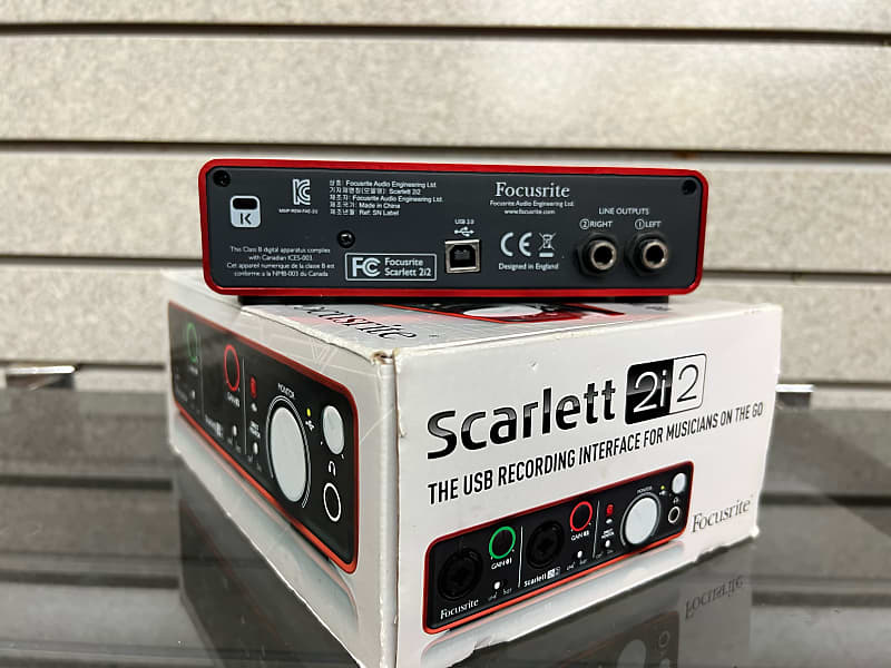 Focusrite Scarlett 2i2 USB 2.0 Audio Interface | Reverb Canada