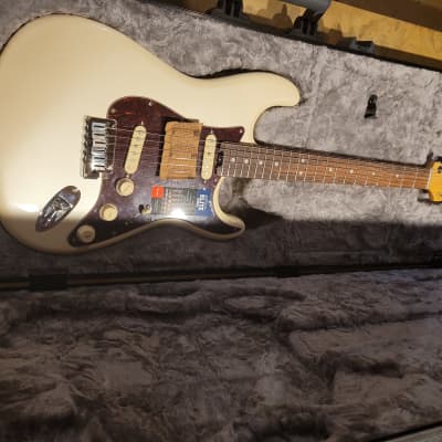 Fender American Elite Stratocaster with Rosewood Fretboard 2016 - 2019 Olympic Pearl image 2