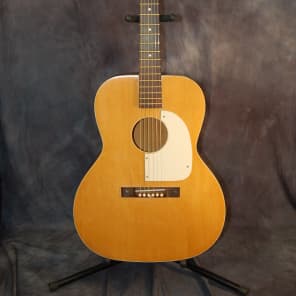 Montgomery Wards Airline Auditorium Size Flat top Acoustic Guitar with original Case 1965 Natural image 1