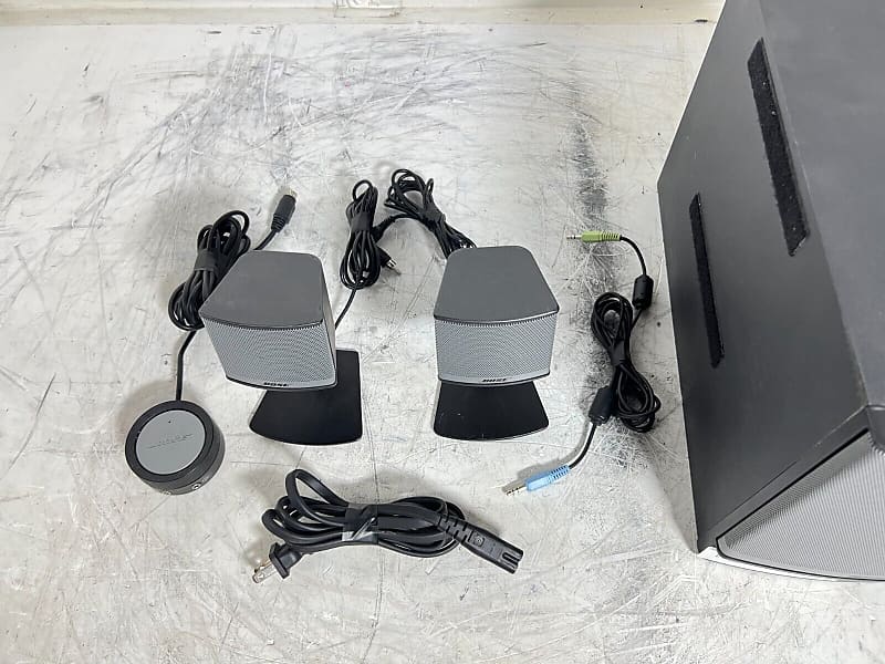 Bose Companion 3 Series II Multimedia Speakers #17493 (One Bose Companion 3 Series II Multimedia Speakers #17493 (One