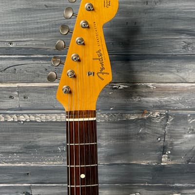 Used Fender 1986 '62 Reissue MIJ Stratocaster Electric Guitar with Hard Shell Fender Case - Candy Apple Red image 6