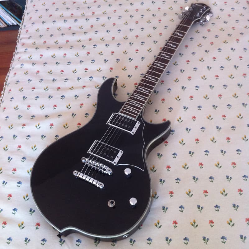ibanez darkstone DN500 セットネック　ダブルカッタウェイ ibanez darkstone DN500 セットネック ダブルカッタウェイ