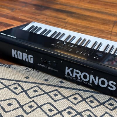 KORG Kronos 2 88 Key Music Workstation