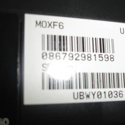 Yamaha MOXF6 61-Key Synthesizer Workstation Keyboard image 12