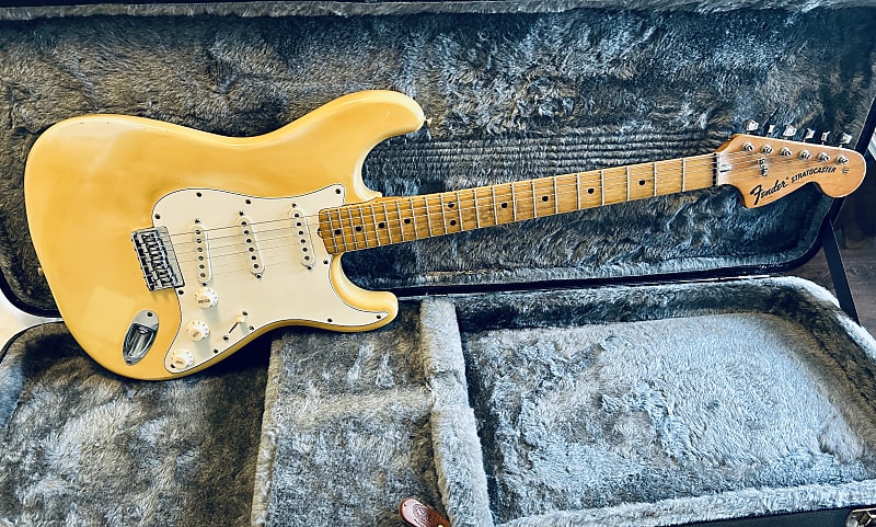 Fender Stratocaster Hardtail with Maple Fretboard 1975
