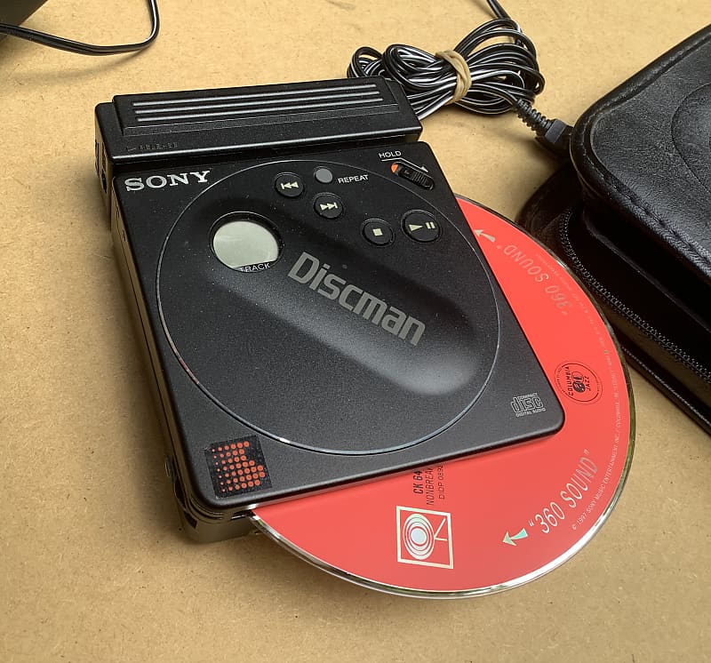 Sony D88 D 88 vintage discman walkman portable cd player made in Japan / amazing design !  			