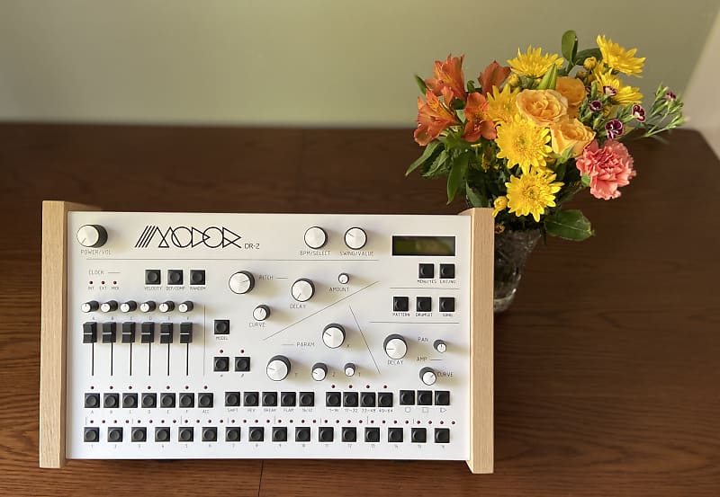 Modor DR2 Digital Drum Machine 2022 White Reverb