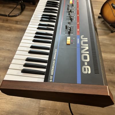Roland Juno-6 Polyphonic Synthesizer 1983 - Black