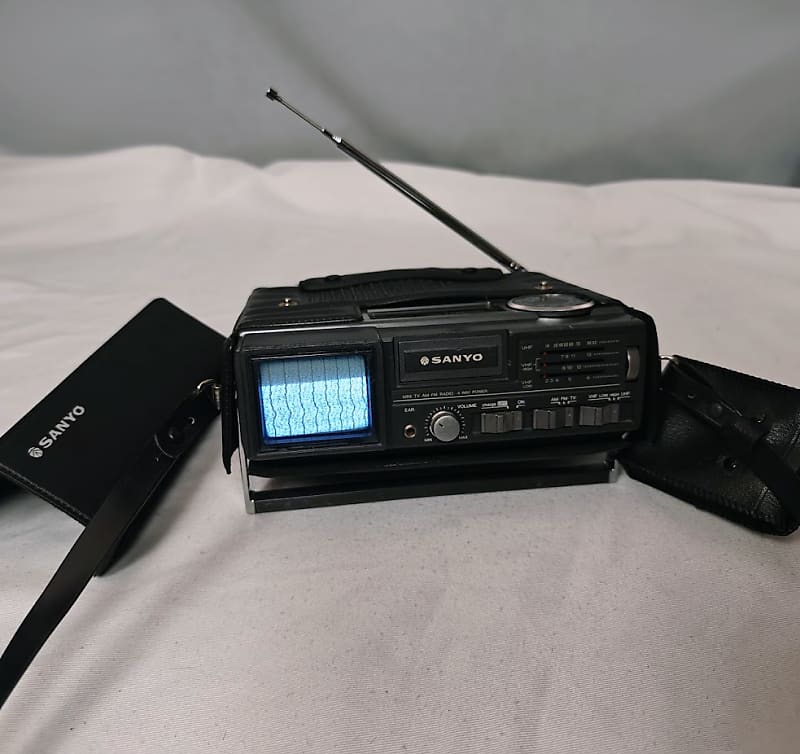 Vintage Sanyo TPM1000 Portable Mini TV &amp; AM-FM Radio Receiver - 1982  			