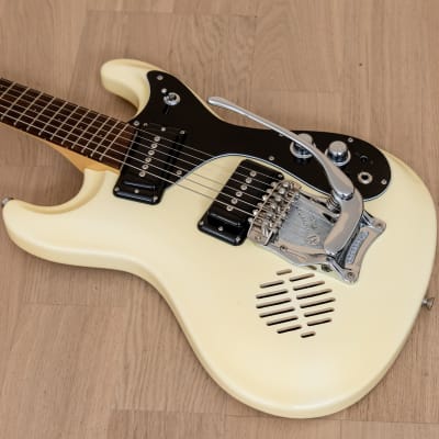 1990s Mosrite Ventures Model Travel Guitar 3/4 Size Body Pearl White Built-In-Amp, Kurokumo image 8
