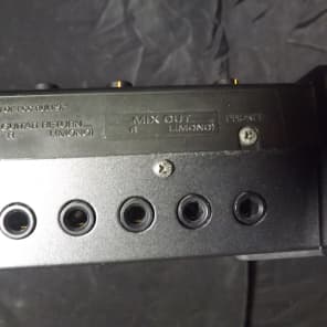 Roland GR-1 Guitar Synthesizer with GK-2A Pickup and Case image 4
