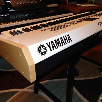 Yamaha Motif XF, XS Custom Wood Side Panels (Solid Maple)