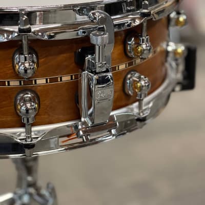 PEARL 14X5 MUSIC CITY CUSTOM SOLID CHERRY SNARE DRUM W/INLAY image 3