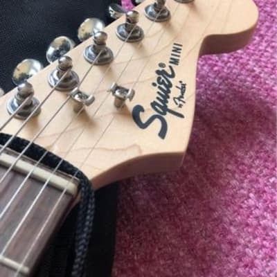 Fender Mini Squier Stratocaster (Pink) image 2