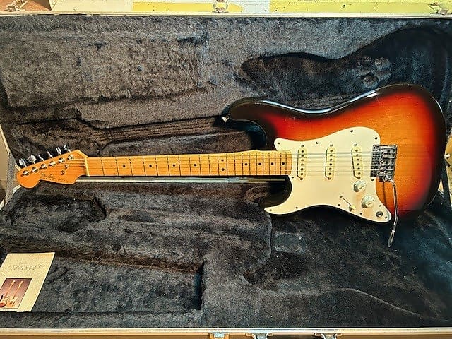 Fender "Dan Smith" Stratocaster Left-Handed with Maple Fretboard 1981 - 1983 - Brown Sunburst image 1