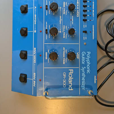 Roland GR300 Guitar Synthesizer