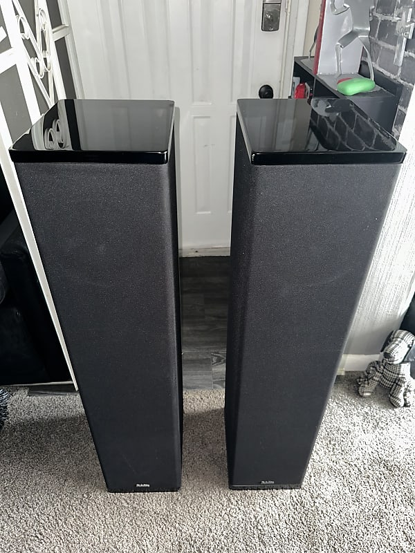 Definitive Technology BP10 Bi-polar floor speakers