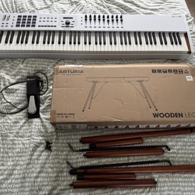 Arturia KeyLab 88 MkII MIDI Controller - White + Legs, Pedal