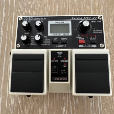 Boss DD-20 Giga Delay | Reverb