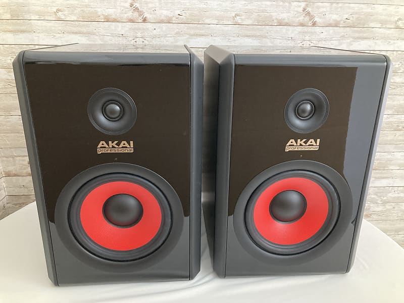 Buy used best sale studio monitors