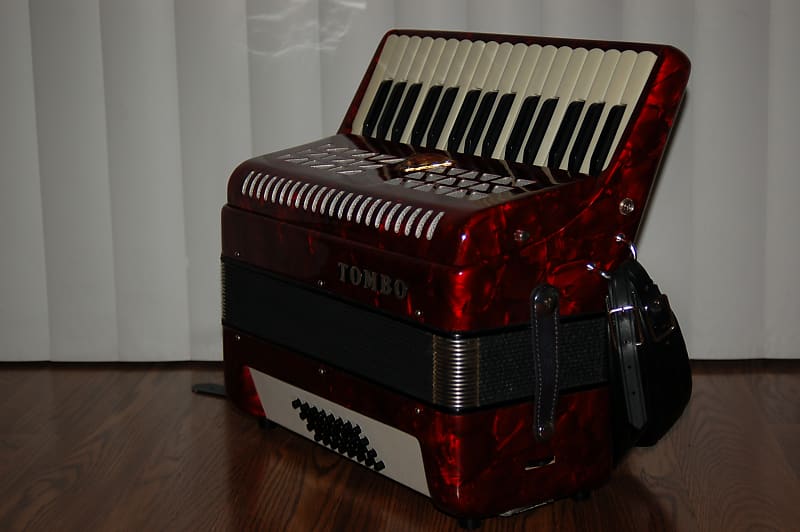 TOMBO - 32 Bass Made in Japan Red High Quality Piano Accordion