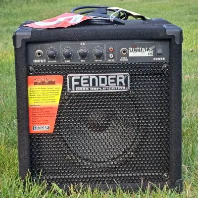 Combo Fender Amplificador de Contrabaixo Rumble 15 V3