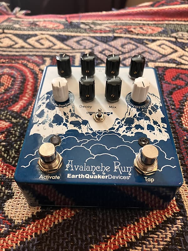 EarthQuaker Devices Avalanche Run Stereo Reverb & Delay with Tap Tempo V2