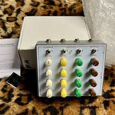 Pladask Elektrisk Matrise V3 | Reverb