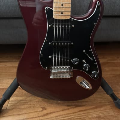 Fender Standard Stratocaster with Maple Fretboard 1998 - 2005 - Midnight Wine image 2