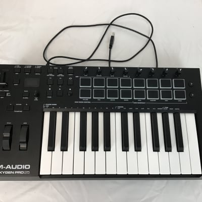 Used M-Audio OXYGEN PRO 25 Controllers 25-Key