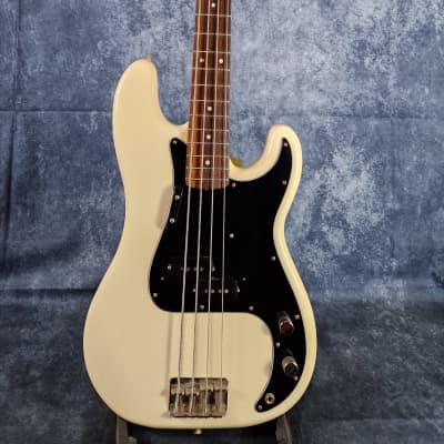 Fender PB-70 Precision Bass Reissue MIJ | Reverb